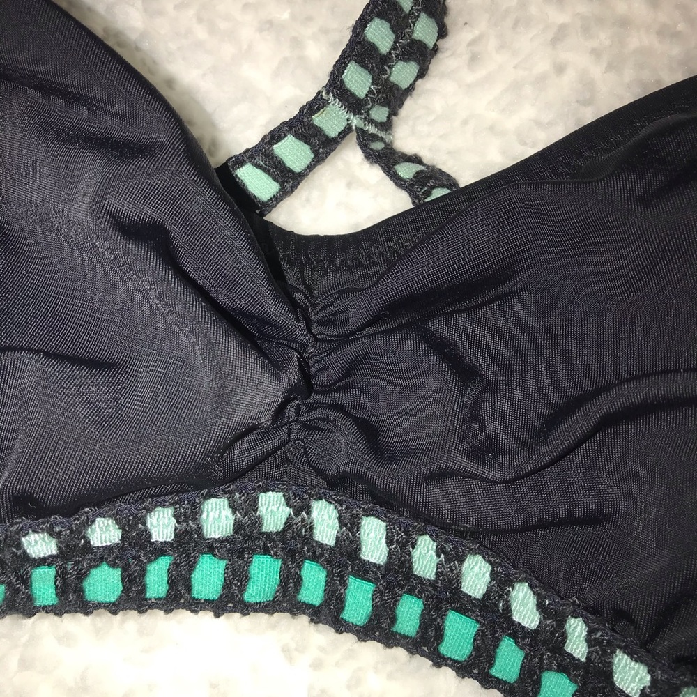 Victoria’s Secret Razorback Bikini Top - Picture 2 of 6